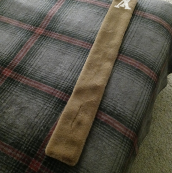 Tan fur Louis Vuitton scarf - Picture 2 of 2